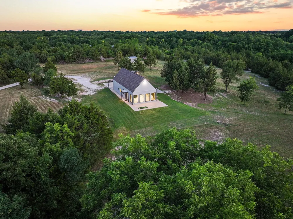 511 County Road 4264 Leonard, TX 75452