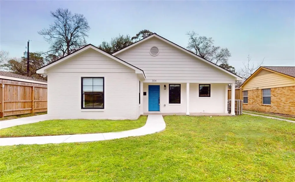 304 Graceland Street Houston, TX 77009