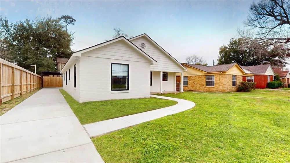 304 Graceland Street Houston, TX 77009