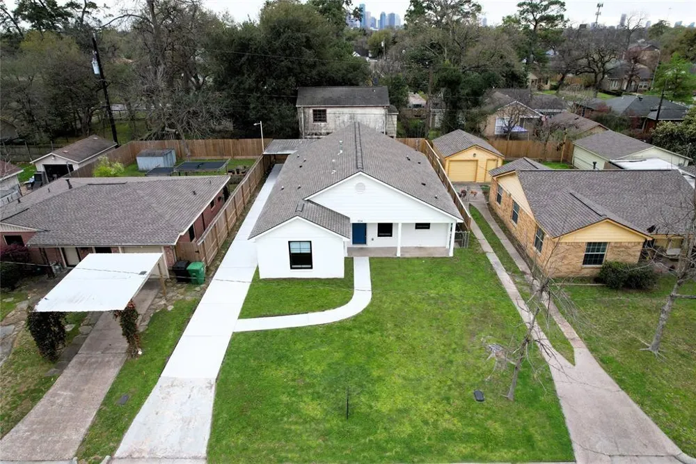 304 Graceland Street Houston, TX 77009