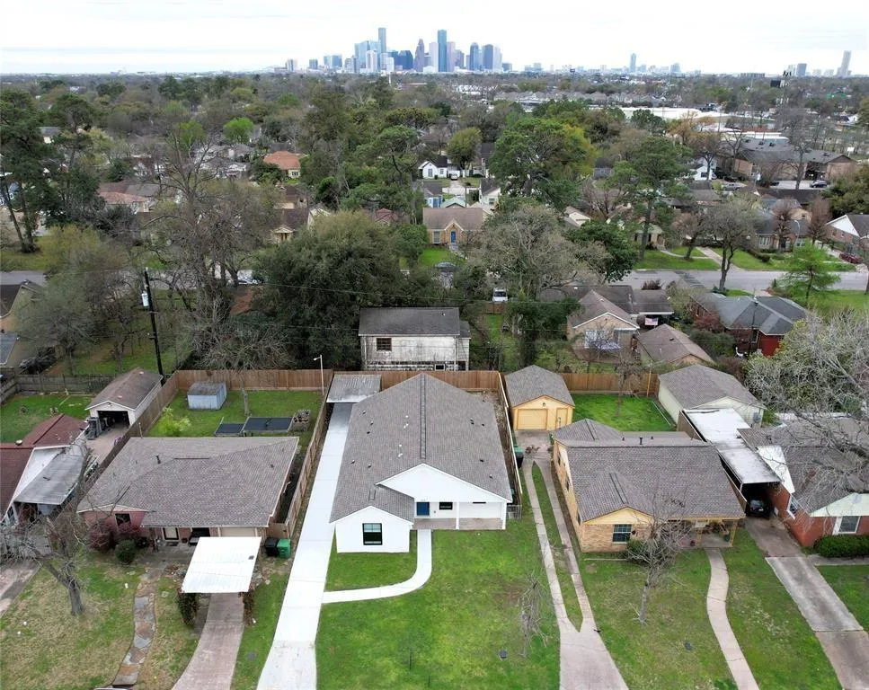 304 Graceland Street Houston, TX 77009