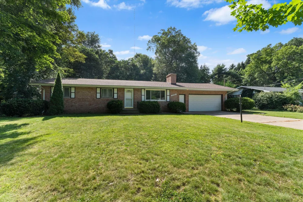 8696 Maplewood Drive Berrien Springs, MI 49103