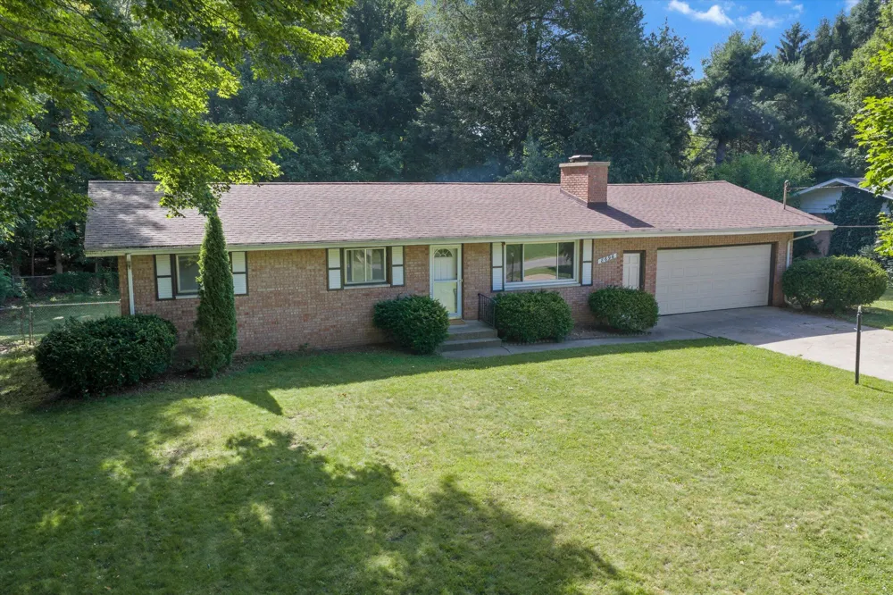 8696 Maplewood Drive Berrien Springs, MI 49103