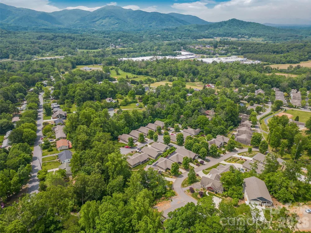 23 Village Overlook Loop Swannanoa, NC 28778