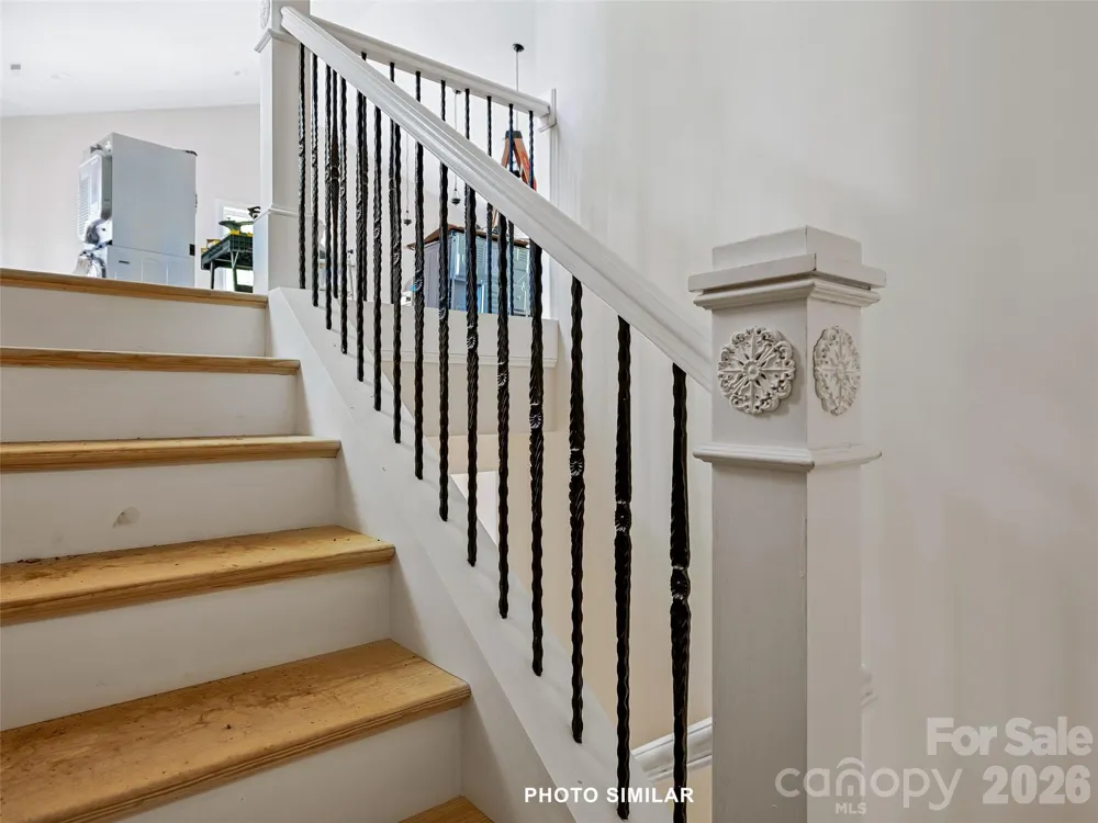 23 Village Overlook Loop Swannanoa, NC 28778