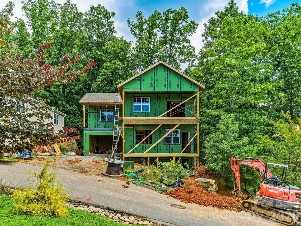 23 Village Overlook Loop Swannanoa, NC 28778