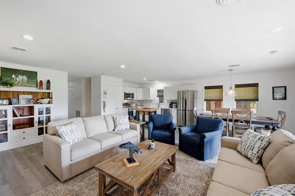 1118 Kiowa Drive W Lake Kiowa, TX 76240