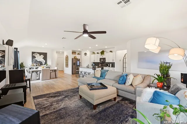 304 SONTERRA DR San Marcos, TX 78666