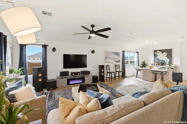 304 SONTERRA DR San Marcos, TX 78666