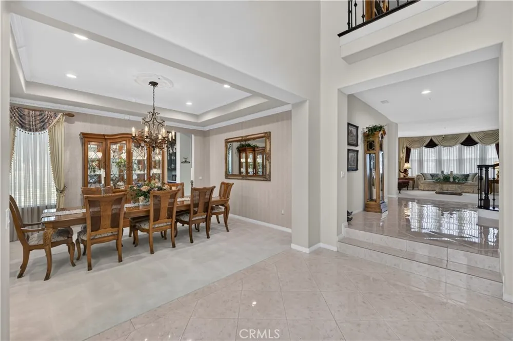 2560 Galicia La Verne, CA 91750