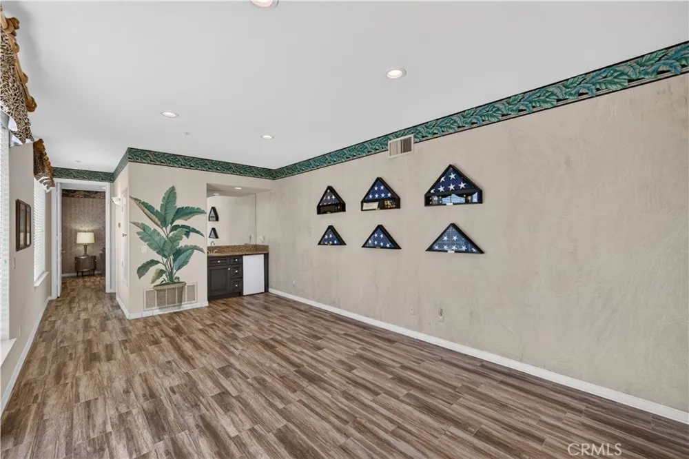 2560 Galicia La Verne, CA 91750