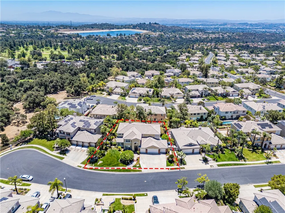 2560 Galicia La Verne, CA 91750