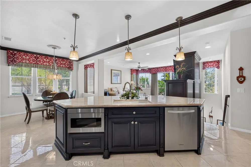 2560 Galicia La Verne, CA 91750