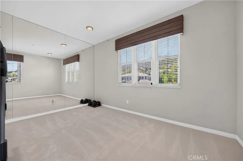 2560 Galicia La Verne, CA 91750