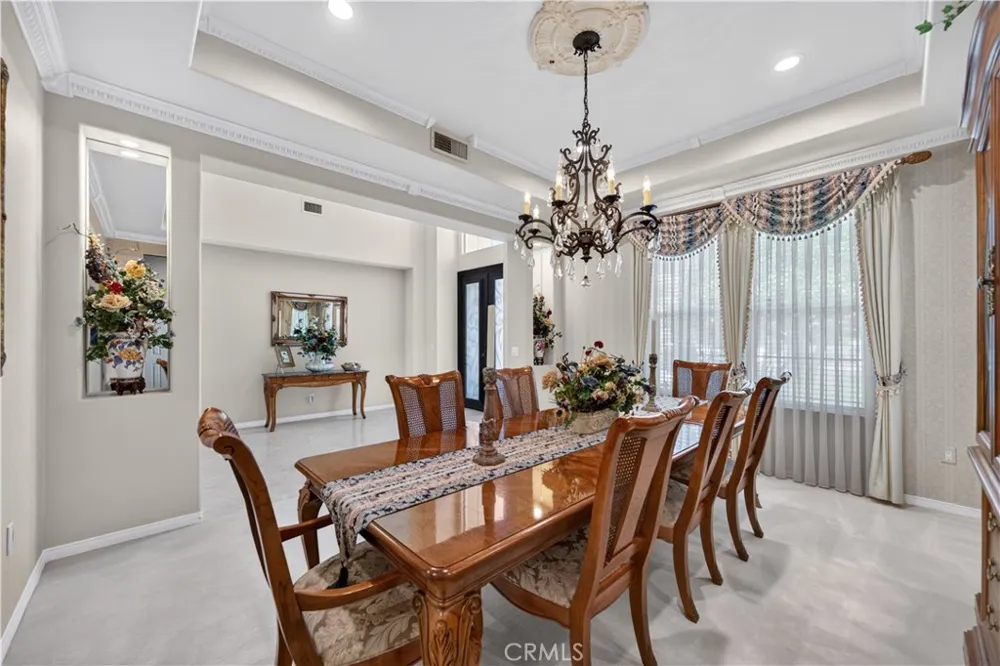 2560 Galicia La Verne, CA 91750