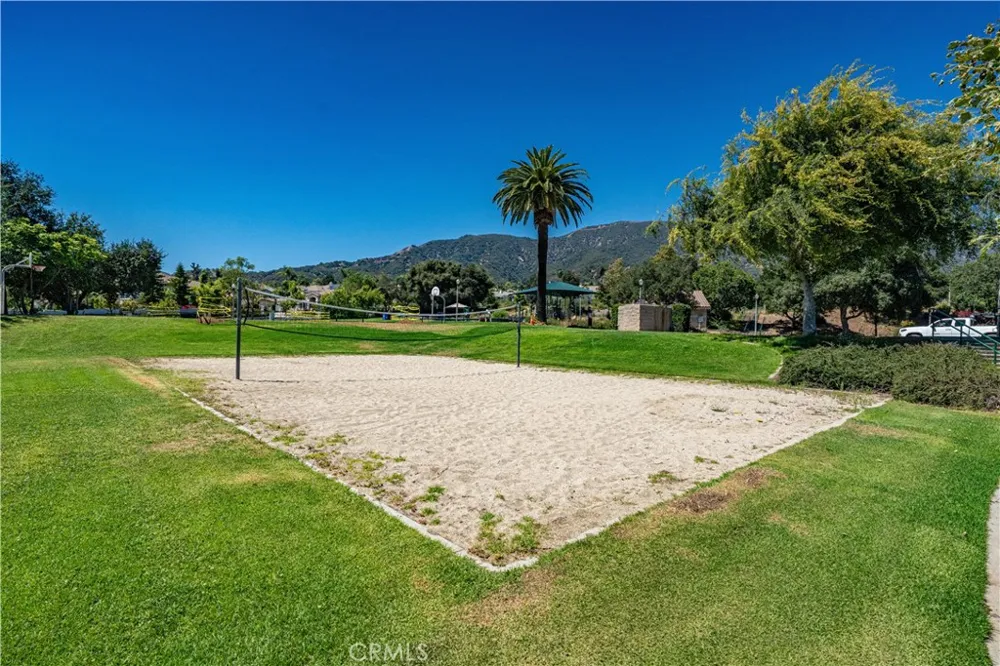 2560 Galicia La Verne, CA 91750
