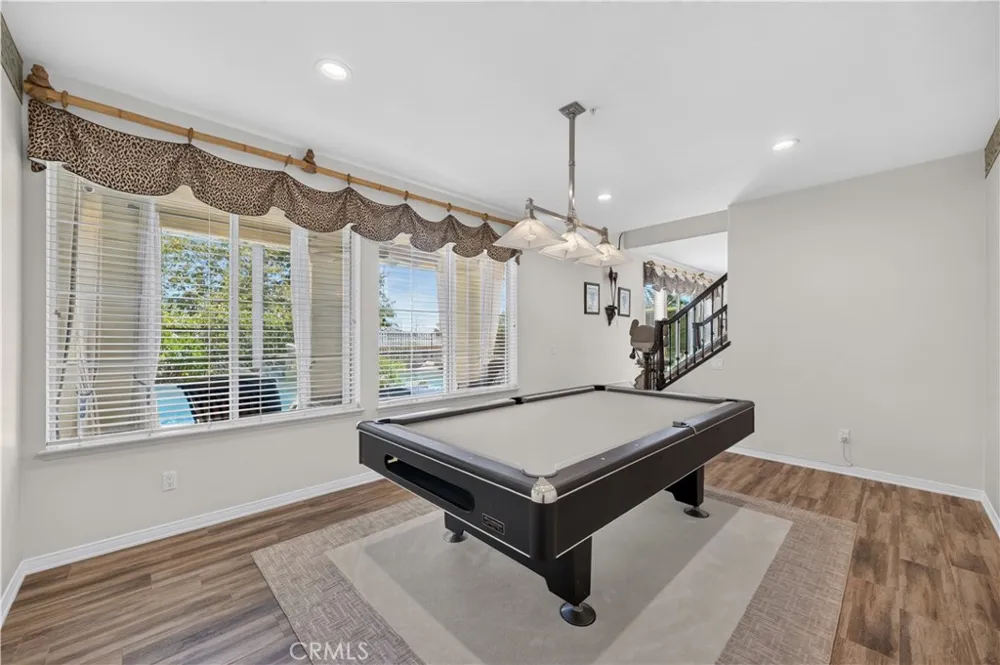 2560 Galicia La Verne, CA 91750