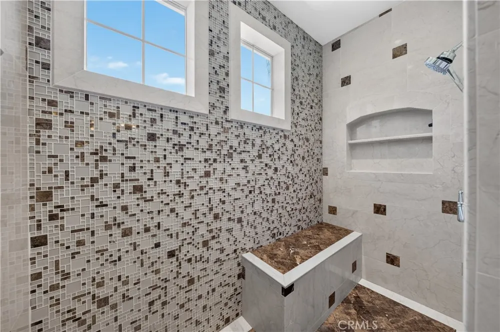 2560 Galicia La Verne, CA 91750