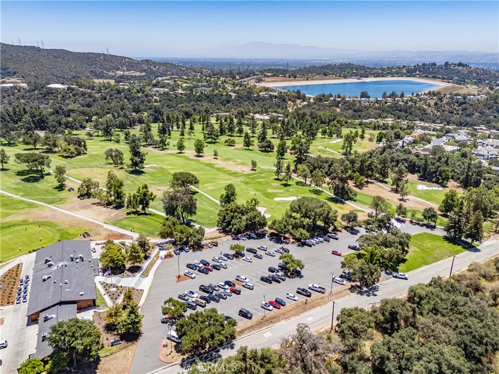2560 Galicia La Verne, CA 91750