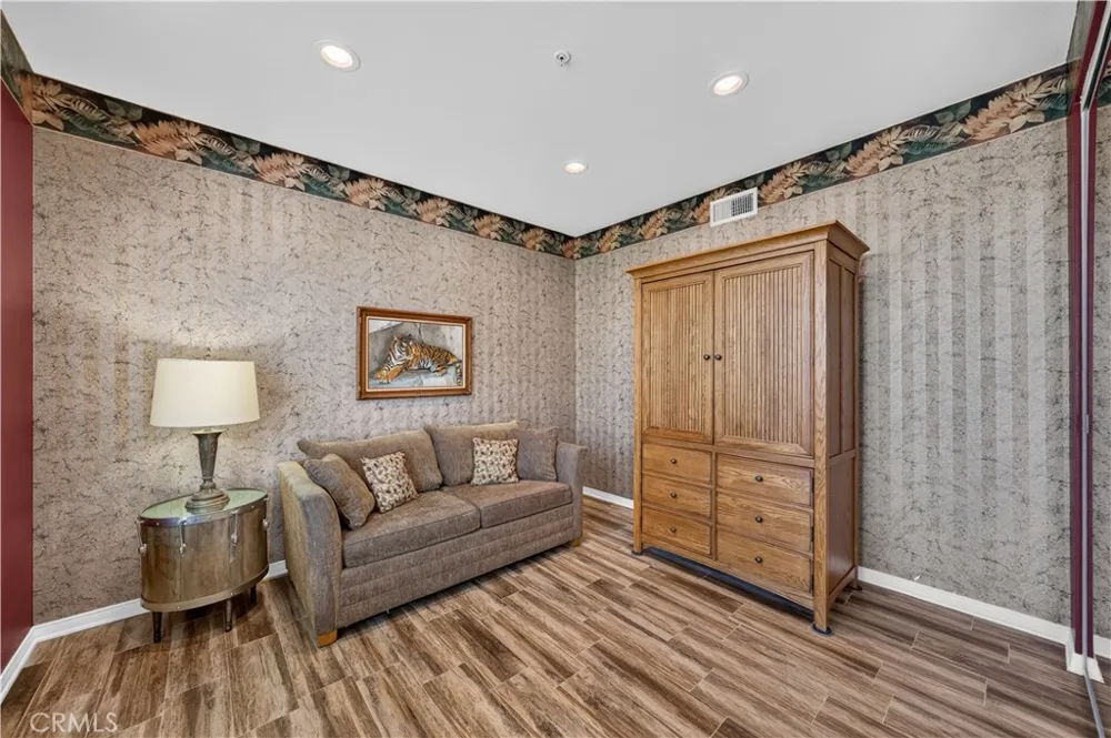 2560 Galicia La Verne, CA 91750