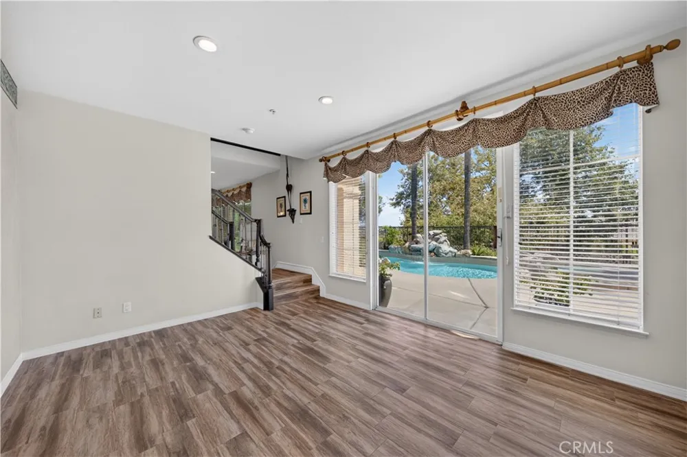 2560 Galicia La Verne, CA 91750