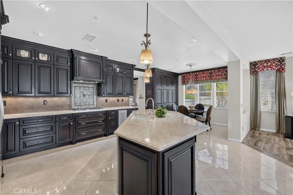 2560 Galicia La Verne, CA 91750