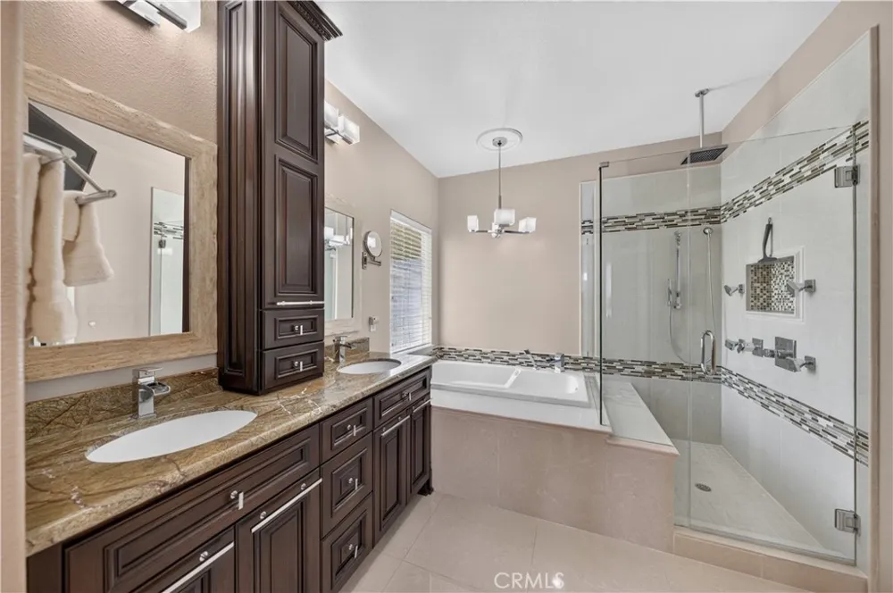 2560 Galicia La Verne, CA 91750