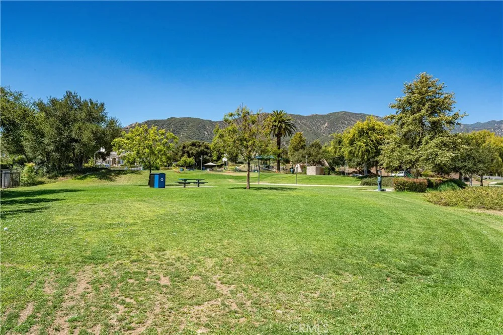 2560 Galicia La Verne, CA 91750