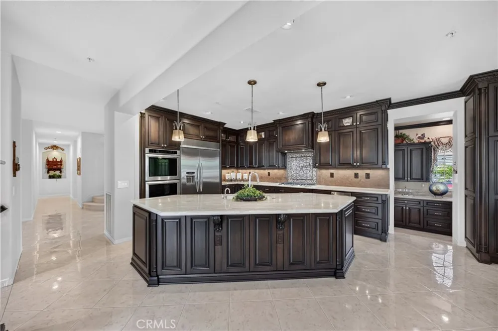 2560 Galicia La Verne, CA 91750