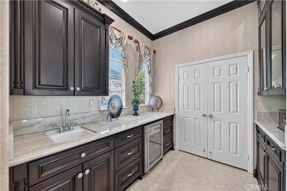 2560 Galicia La Verne, CA 91750