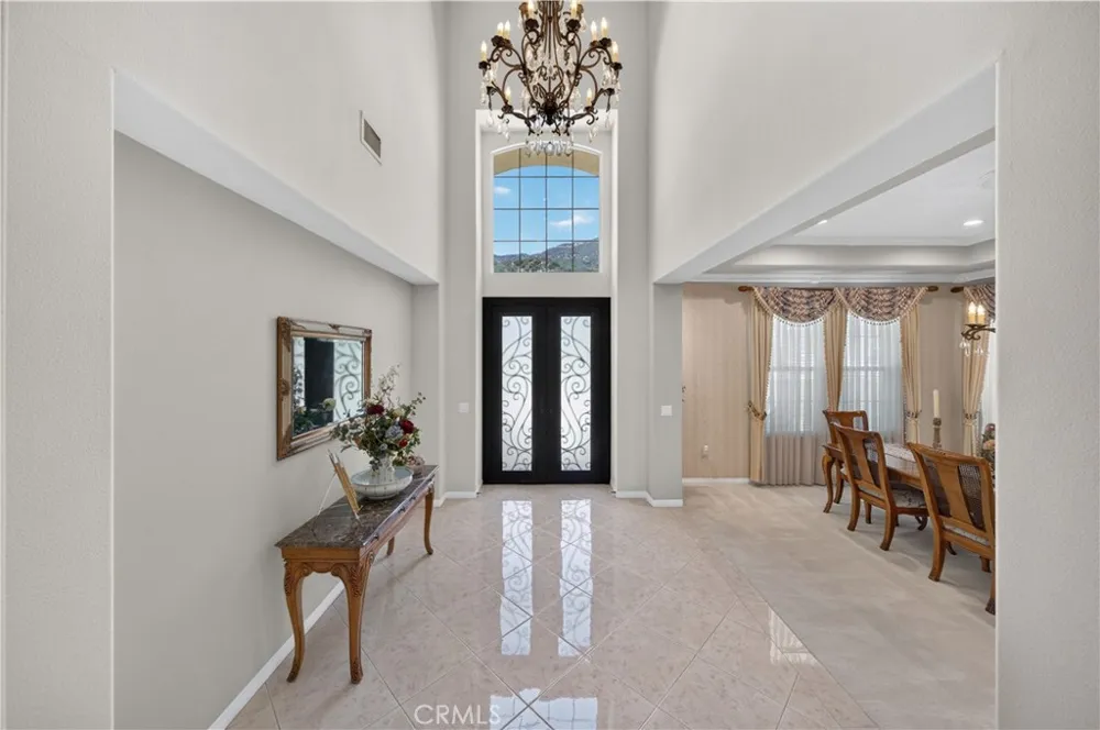 2560 Galicia La Verne, CA 91750