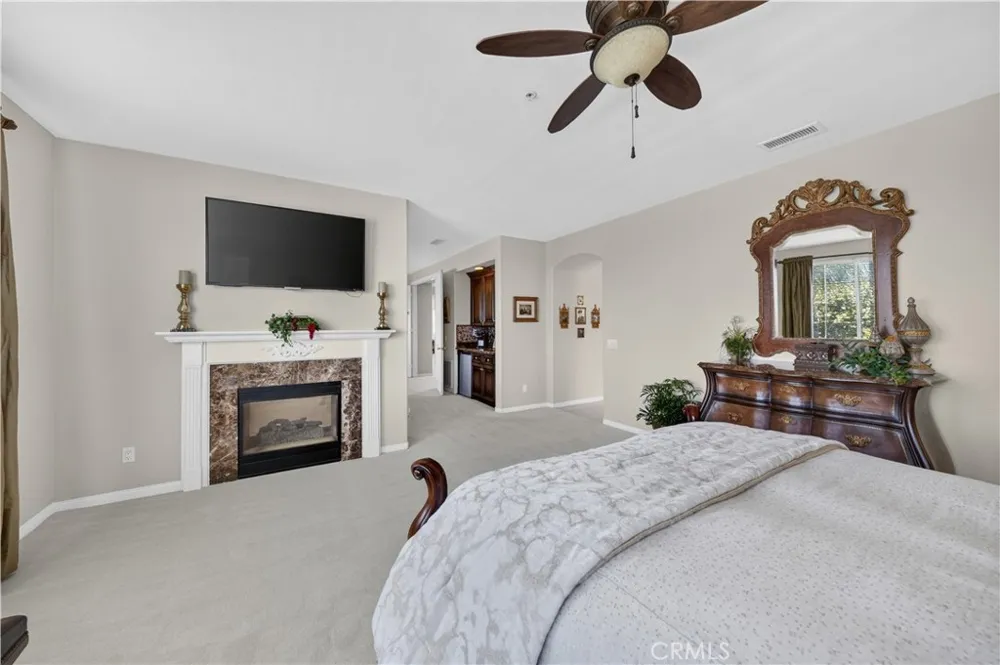 2560 Galicia La Verne, CA 91750
