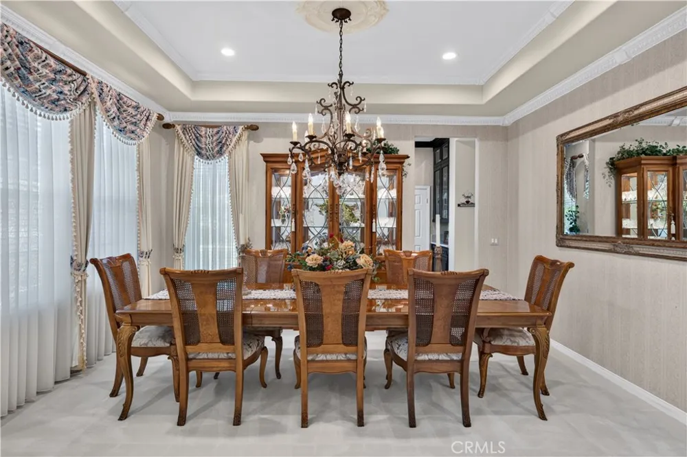 2560 Galicia La Verne, CA 91750