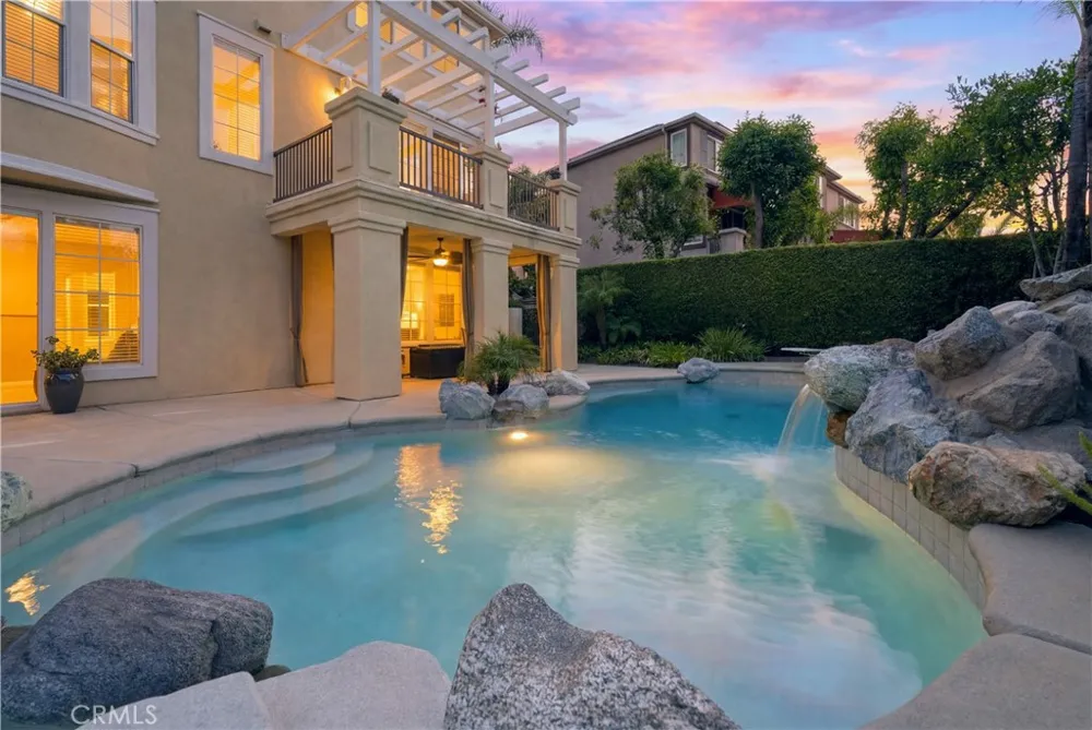 2560 Galicia La Verne, CA 91750