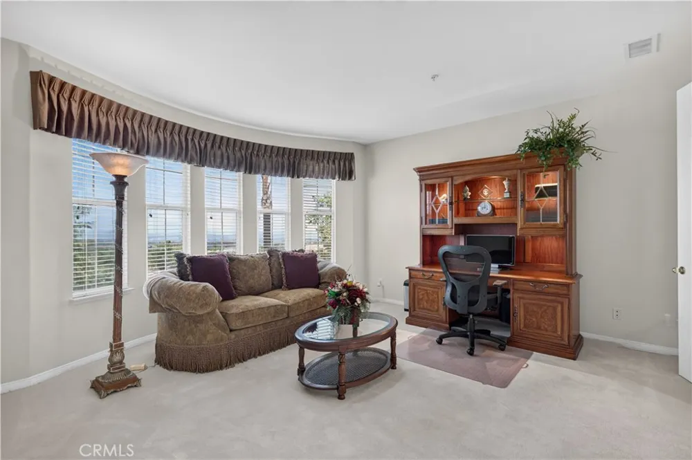 2560 Galicia La Verne, CA 91750