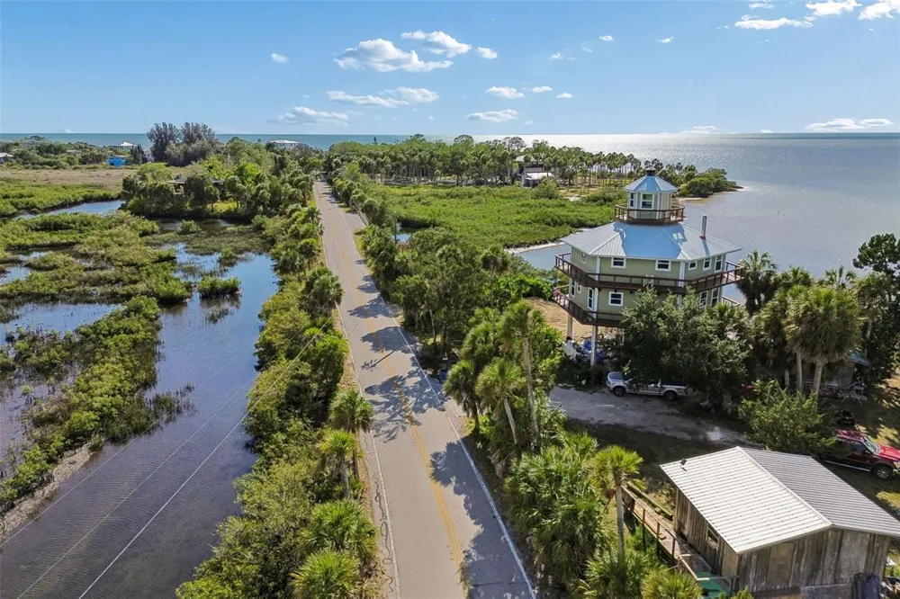10501 PINE ISLAND DRIVE Weeki Wachee, FL 34607