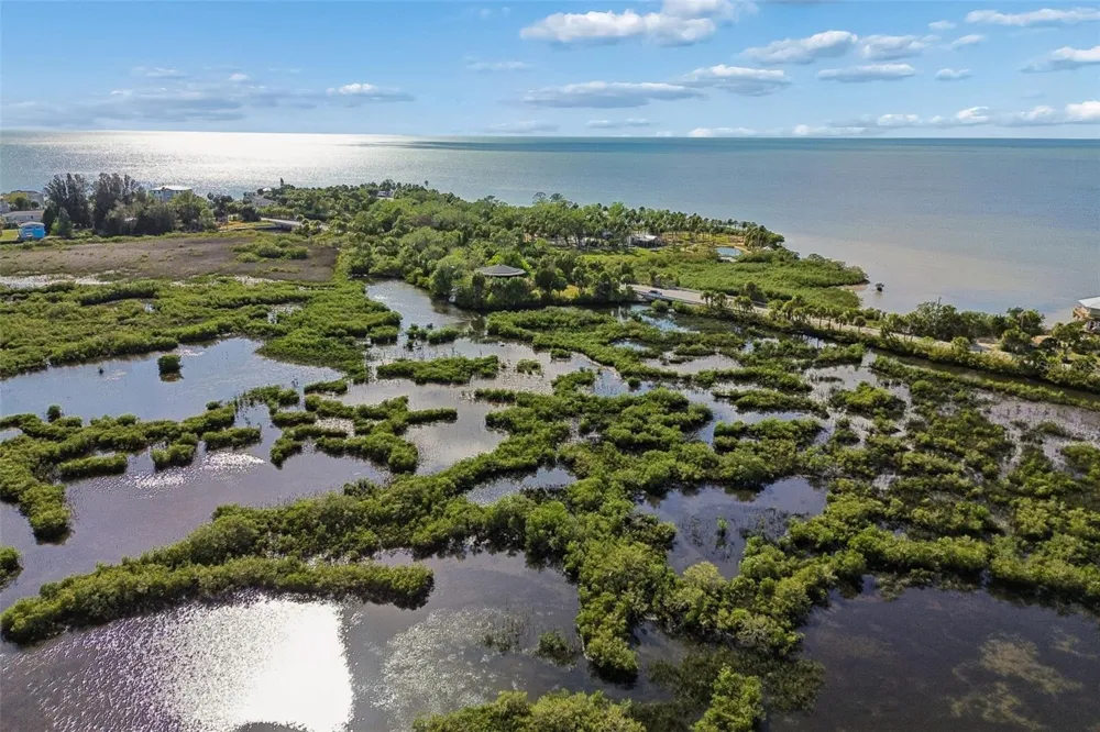 10501 PINE ISLAND DRIVE Weeki Wachee, FL 34607