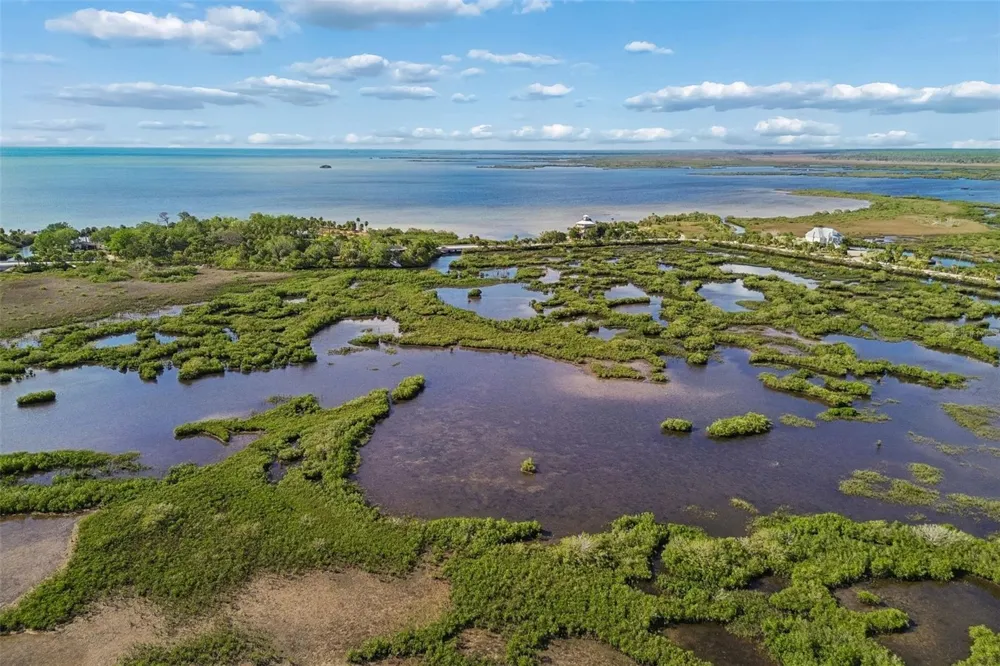 10501 PINE ISLAND DRIVE Weeki Wachee, FL 34607