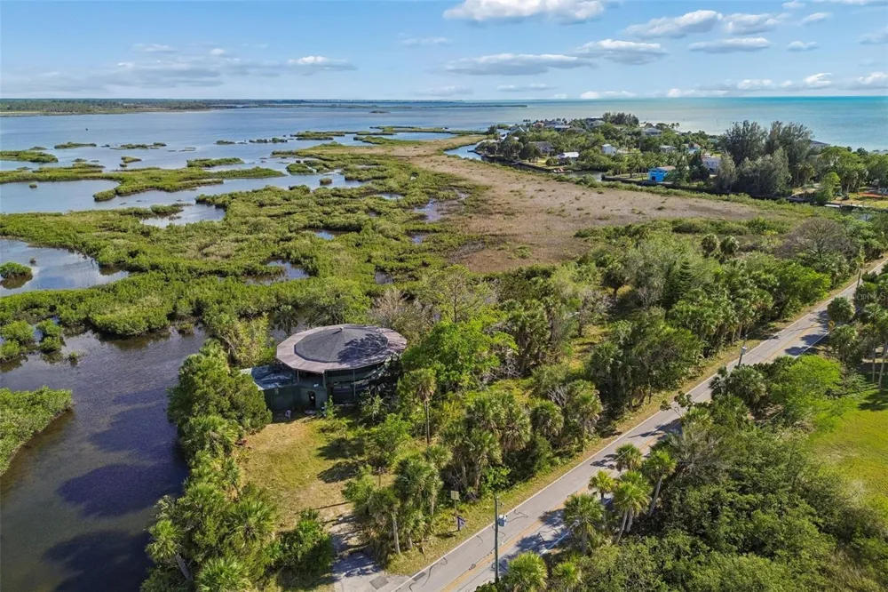 10501 PINE ISLAND DRIVE Weeki Wachee, FL 34607
