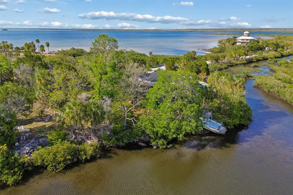 10501 PINE ISLAND DRIVE Weeki Wachee, FL 34607