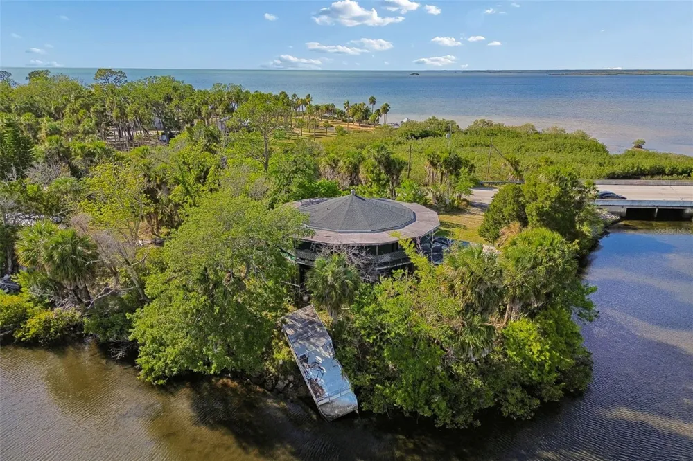 10501 PINE ISLAND DRIVE Weeki Wachee, FL 34607