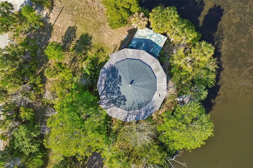 10501 PINE ISLAND DRIVE Weeki Wachee, FL 34607
