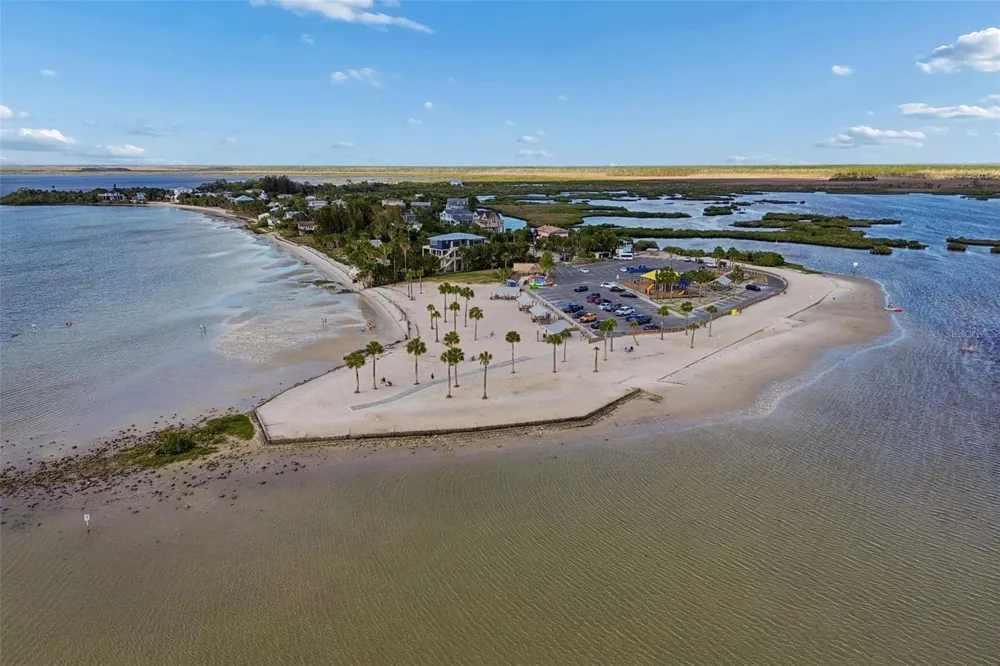 10501 PINE ISLAND DRIVE Weeki Wachee, FL 34607