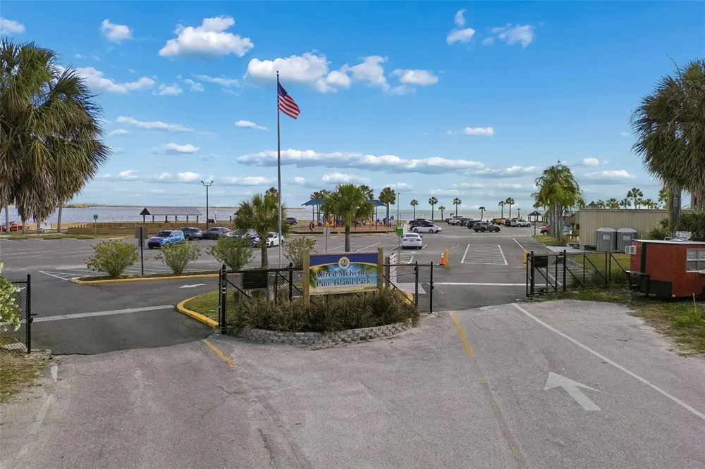 10501 PINE ISLAND DRIVE Weeki Wachee, FL 34607