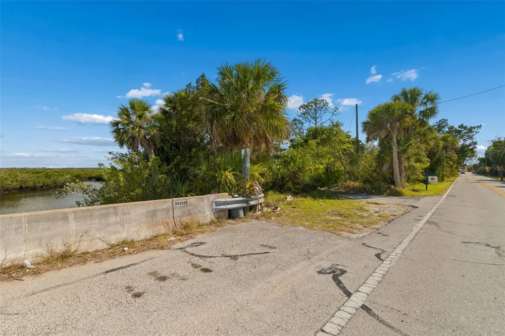 10501 PINE ISLAND DRIVE Weeki Wachee, FL 34607