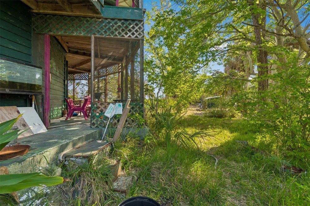 10501 PINE ISLAND DRIVE Weeki Wachee, FL 34607