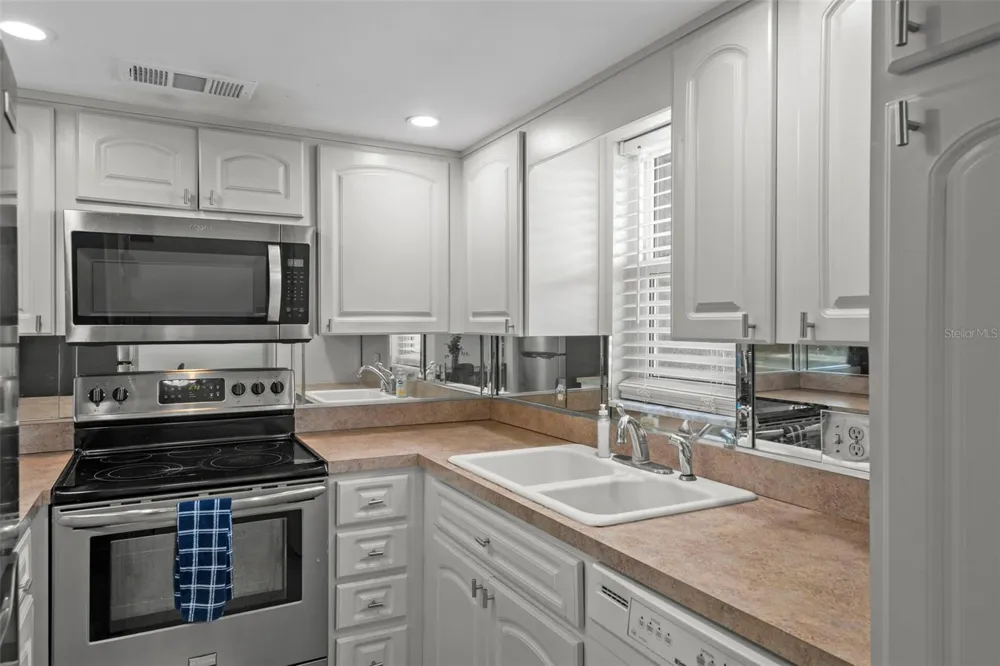 4849 ONYX LANE #204 New Port Richey, FL 34652
