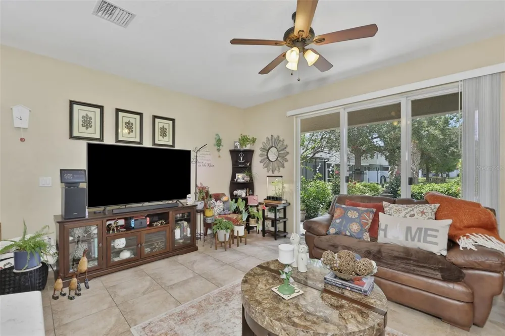 8718 TURNSTONE HAVEN PLACE Tampa, FL 33619