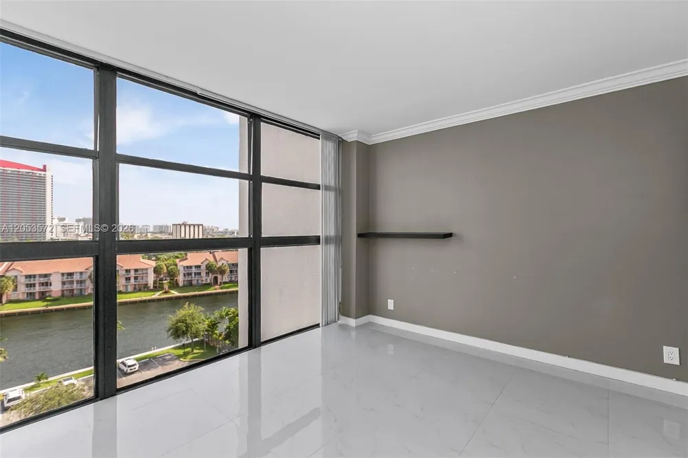 200 Leslie Dr #930 Hallandale Beach, FL 33009