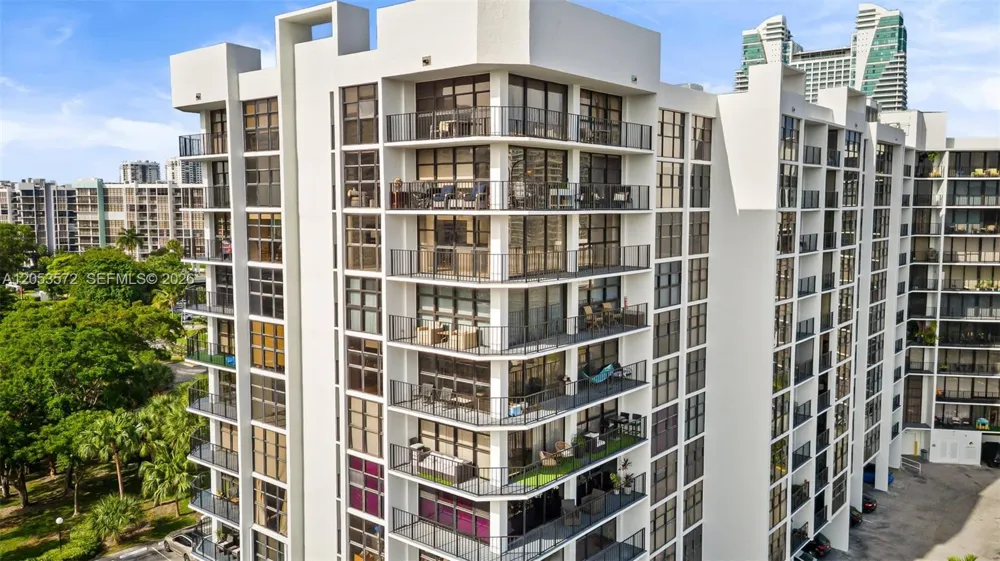 200 Leslie Dr #930 Hallandale Beach, FL 33009
